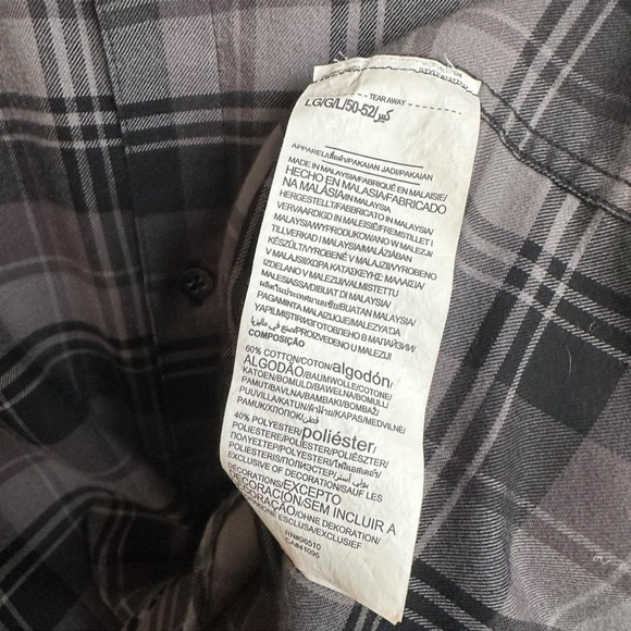 Under Armour black button-up flannel shirt- L 🌼 - Picture 7 of 7